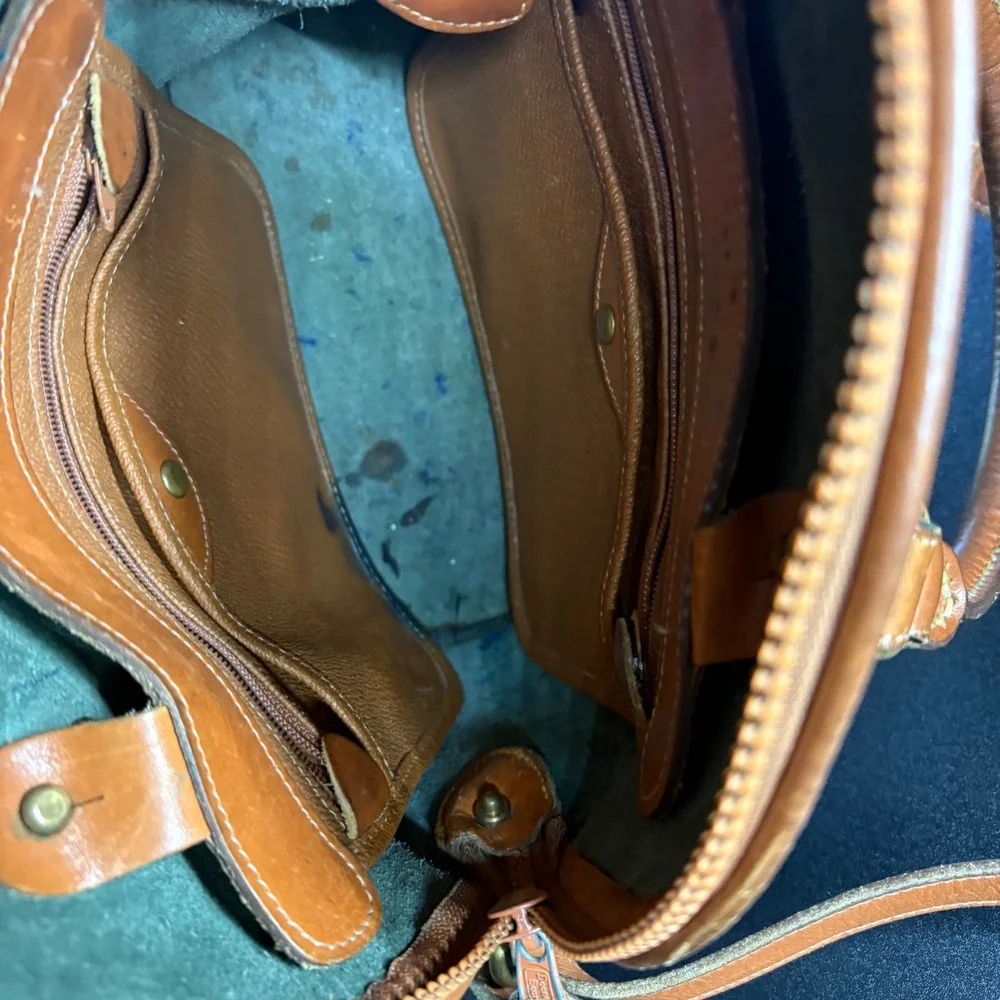 vintage Dooney & Bourke AWL Norfolk bag In green crossbody satchel leather zip